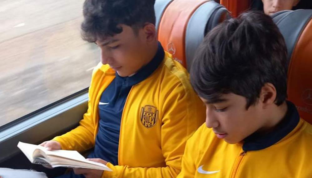Ankaragücü'nden örnek uygulama: Altyapı oyuncuları, deplasman yolculuğunda bir saat kitap okuyacak