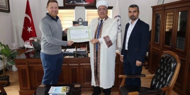 Atatürk-hayranı-Alman-turist-Müslüman-olup-“Kemal”-ismini-aldı-