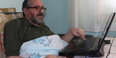 Azmiyle-örnek-oldu--MS-hastası-Murat-Kurdal-tek-parmağıyla-kitap-yazdı