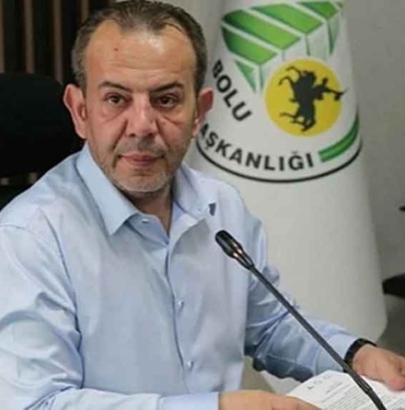 Son Dakika: Bolu Belediyesi'nde Tanju Özcan'a bıçaklı saldırı girişimi 5 Bolu-Belediyesi'nde-Tanju-Özcan'a-bıçaklı-saldırı-girişimi