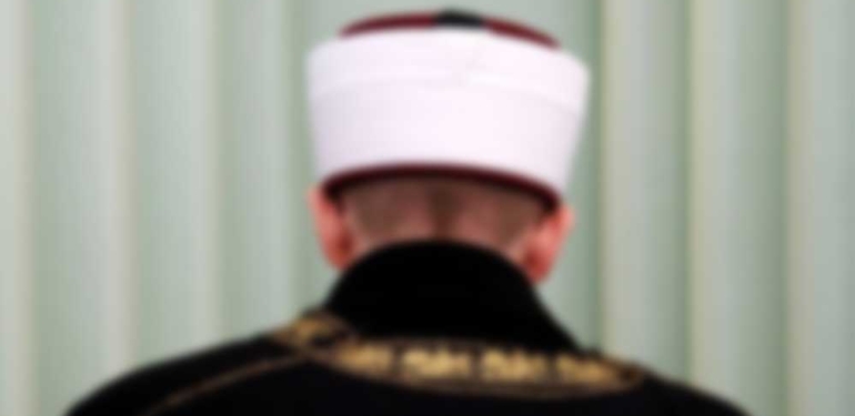 Camide eşi tarafından başka bir kadınla basılan imamla ilgili il müftüsünden skandal sözler: “Dini nikâhlılarsa görevine iade edeceğiz” 6 Camide-eşi-tarafından-başka-bir-kadınla-basılan-imamla-ilgili-il-müftüsünden-skandal-sözler--“Dini-nikâhlılarsa-görevine-iade-edeceğiz”