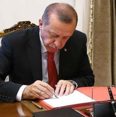 Cumhurbaşkanı Erdoğan yanlış üniversiteye rektör atadı 10 Cumhurbaşkanı-Erdoğan-yanlış-üniversiteye-rektör-atadı