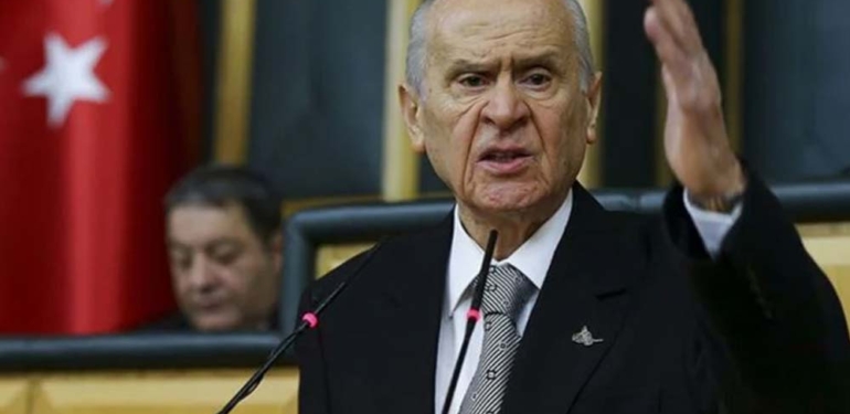 Son Dakika... Devlet Bahçeli, isim vermeden Altılı Masa'ya dönen Akşener'e yüklendi: Yine söylüyorum, bir kere satan yine satar, yine satar, yine satar 6 Devlet-Bahçeli-İmamoğlu-sessizliğini-bozdu!-'Operasyonun-hedefi-CHP-Genel-Başkanıdır'