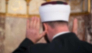 Eşi-tarafından-camide-başka-bir-kadınla-basılmıştı--O-imam-hakkında-karar-verildi