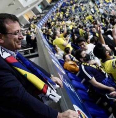 Fenerbahçe tribünlerinden Ekrem İmamoğlu'na büyük destek! Ayakta alkışladılar 3 Fenerbahçe-tribünlerinden-Ekrem-İmamoğlu'na-büyük-destek!-Ayakta-alkışladılar