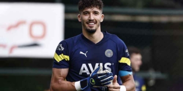 Fenerbahçe’nin-kaptanı-Altay-Bayındır--Cumhuriyet’in-100.-yılında-şampiyonluk-en-çok-bize-yakışır