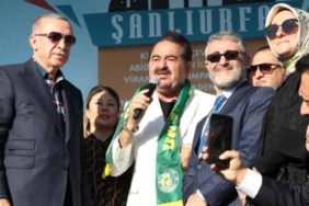 İbrahim-Tatlıses’ten-Erdoğan’a-övgü-dolu-sözler--Bize-Cumhurbaşkanımız-yeter-gerisi-te-go-ti-çı-goti