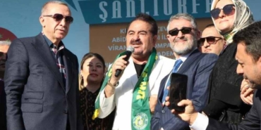 İbrahim-Tatlıses’ten-Erdoğan’a-övgü-dolu-sözler--Bize-Cumhurbaşkanımız-yeter-gerisi-te-go-ti-çı-goti