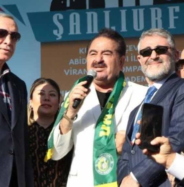 İbrahim Tatlıses’ten Erdoğan’a övgü dolu sözler: Bize Cumhurbaşkanımız yeter gerisi te go ti çı goti 9 İbrahim-Tatlıses’ten-Erdoğan’a-övgü-dolu-sözler--Bize-Cumhurbaşkanımız-yeter-gerisi-te-go-ti-çı-goti