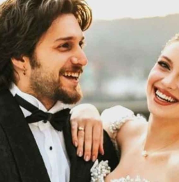 İki ay önce evlenen İpek Filiz Yazıcı ve Ufuk Beydemir düğün yaptı 10 İki-ay-önce-evlenen-İpek-Filiz-Yazıcı-ve-Ufuk-Beydemir-düğün-yaptı