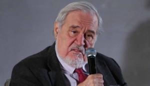 İlber-Ortaylı-yurt-dışına-gitmek-isteyen-gençlere-seslendi--Adam-olan-babasının-evini-bırakıp,-ahır-yapsınlar-diye-dışarı-çıkmaz