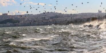 İstanbul-ve-İzmir’de-vapur-seferleri-iptal-edildi