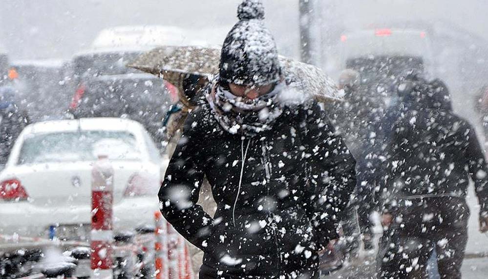 İstanbul'da kar kapıya dayandı! Uzmanlar uyardı: Ciddi yağışlar göreceğiz, 4-5 gün etkili olacak