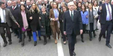 Kılıçdaroğlu,-Adalet-Bakanlığı'na-yürüdü,-6-yaşında-istismara-uğrayan-çocuk-için-adalet-istedi