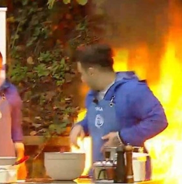 MasterChef Türkiye'nin çekiminde yangın çıktı! “Bomba gibi patladı” 5 MasterChef-Türkiye'nin-çekiminde-yangın-çıktı!-“Bomba-gibi-patladı”
