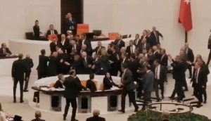 Meclis’te AKP’li ve İYİ Partili vekiller yumruklaştı! İYİ Partili Hüseyin Örs yoğun bakıma kaldırıldı
