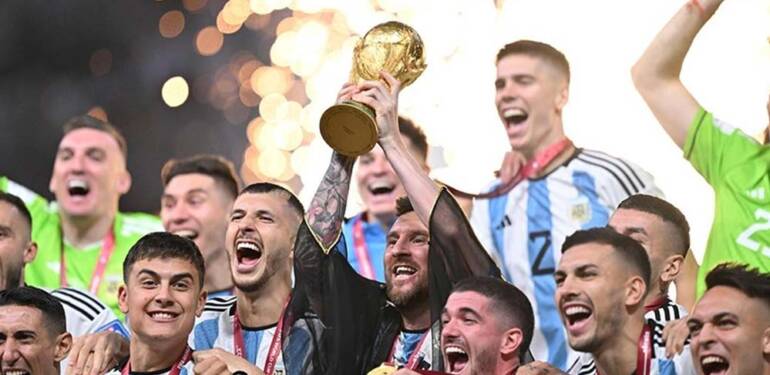 Messi’nin hayali gerçek oldu: Dünya Kupası’nı Arjantin kazandı