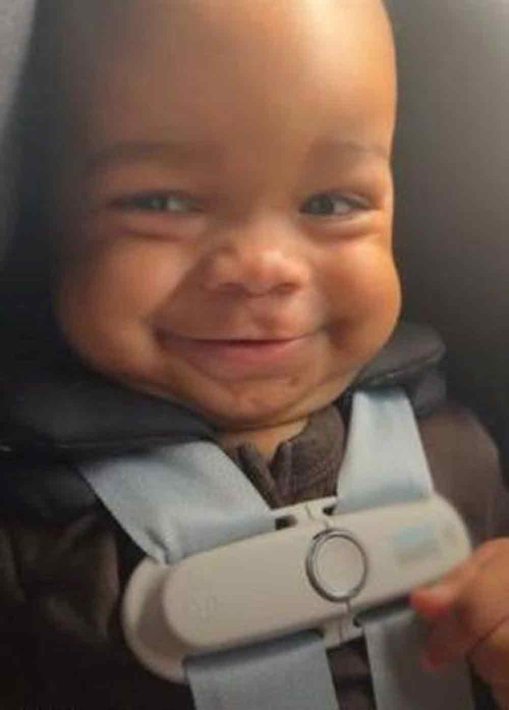 Rihanna bebeğinin yüzünü ilk kez gösterdi! Babasının kopyası