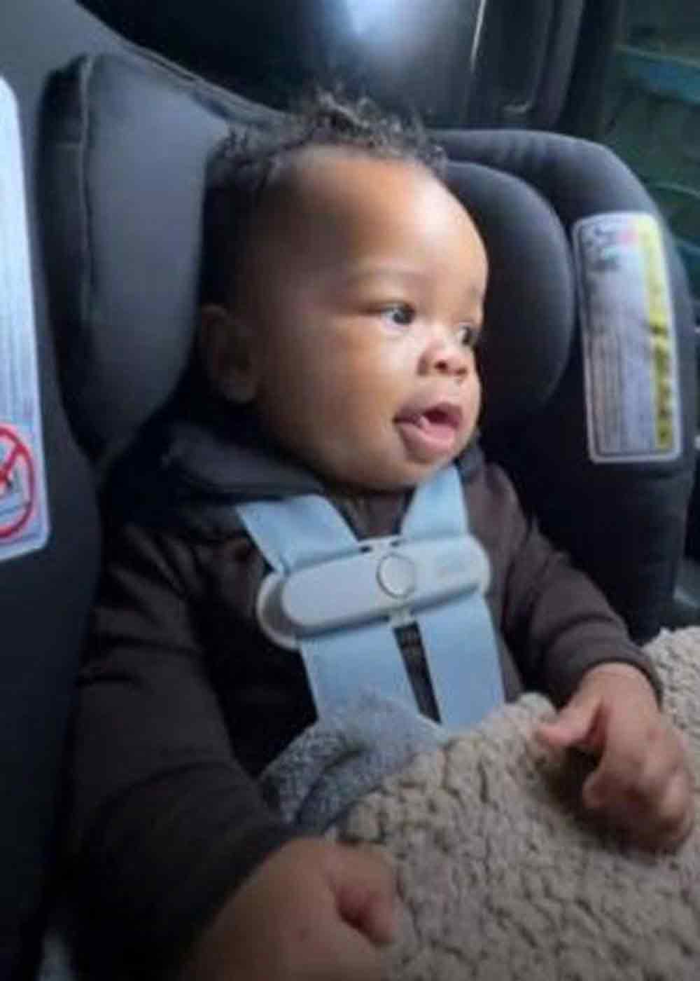 Rihanna bebeğinin yüzünü ilk kez gösterdi! Babasının kopyası