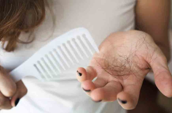 Saç-dökülmesinin-sebebi-ne--Bu-yöntem-ile-saç-dökülmesini-tersine-çevirebilirsiniz!