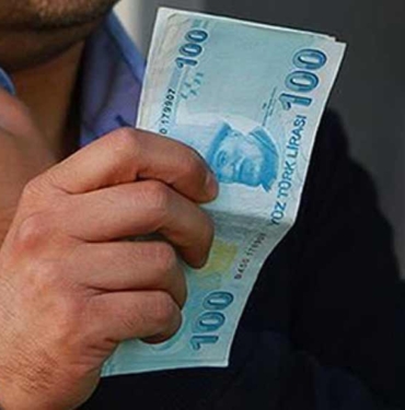 Trabzon’da bir kişi 57 yaşında jigolo olmaya soyundu, 74 bin lira dolandırıldı! 5 Trabzon’da-bir-kişi-57-yaşında-jigolo-olmaya-soyundu,-74-bin-lira-dolandırıldı!