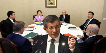 Ahmet-Davutoğlu’ndan-Altılı-Masa-çıkışı--'Kimse-bu-masayı-kendi-tekeline-alamaz,-hep-birlikte-kurduk.'
