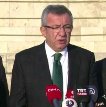 CHP heyeti Adalet Bakanlığı'nda: 'Kimsenin İBB'ye çökmesine müsaade etmeyeceğiz' 8 CHP-heyeti-Adalet-Bakanlığı'nda--'Kimsenin-İBB'ye-çökmesine-müsaade-etmeyeceğiz'-