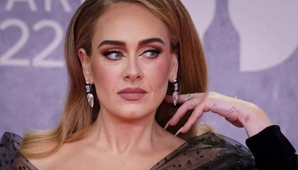 Dünyaca ünlü şarkıcı Adele’den hayranlarını üzen açıklama: Yürümekte zorluk çekiyorum