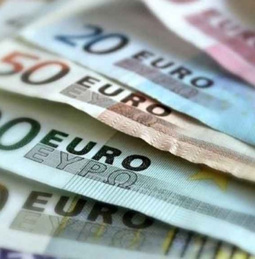 Euro, 20 lirayı geçerek rekor kırdı 9 Euro,-20-lirayı-geçerek-rekor-kırdı-