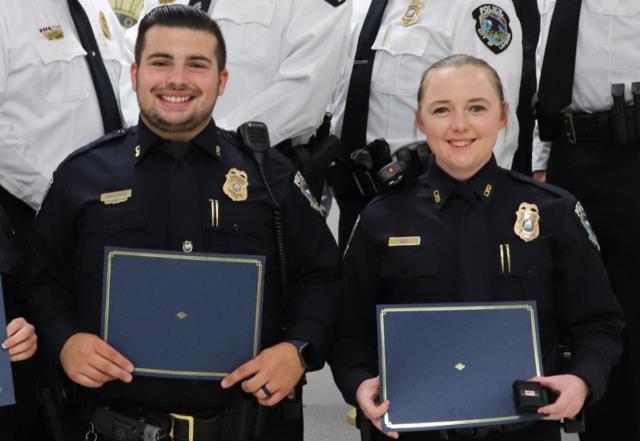 Evli kadın polisin 5 meslektaşıyla ilişkiye girdiği ortaya çıkınca, karakol karıştı! 4 Evli kadın polisin 5 meslektaşıyla ilişkiye girdiği ortaya çıkınca, karakol karıştı!