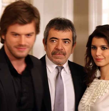 Filmi yapılacak olan Aşk-ı Memnu’nun Adnan Ziyagil’i belli oldu! 4 Filmi-yapılacak-olan-Aşk-ı-Memnu’nun-Adnan-Ziyagil’i-belli-oldu!