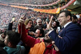 Galatasaray-taraftarından-Ekrem-İmamoğlu'na-sevgi-seli