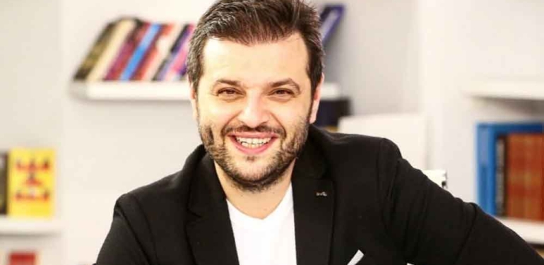 Gazeteci Candaş Tolga Işık seçim tarihini açıkladı! Kısa süre sonra paylaşımını sildi 6 Gazeteci-Candaş-Tolga-Işık-seçim-tarihini-açıkladı!