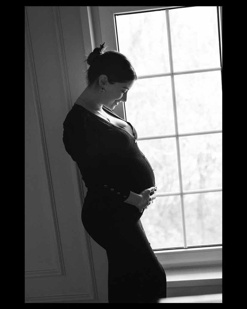 İkinci kez hamilelik heyecanı yaşayan Hazal Kaya, karnı burnunda pozlarını paylaştı 1 İkinci kez hamilelik heyecanı yaşayan Hazal Kaya, karnı burnunda pozlarını paylaştı