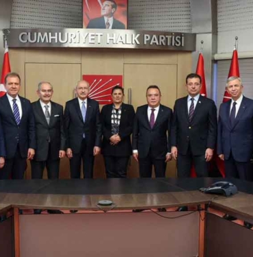 İsmail Saymaz'dan dikkat çekici kulis: CHP'li belediye başkanları, Kılıçdaroğlu'na, "adaylığınızı ilan edin" dedi 4 İsmail-Saymaz'dan-dikkat-çekici-kulis--CHP'li-belediye-başkanları,-Kılıçdaroğlu'na,-'adaylığınızı-ilan-edin'-dedi