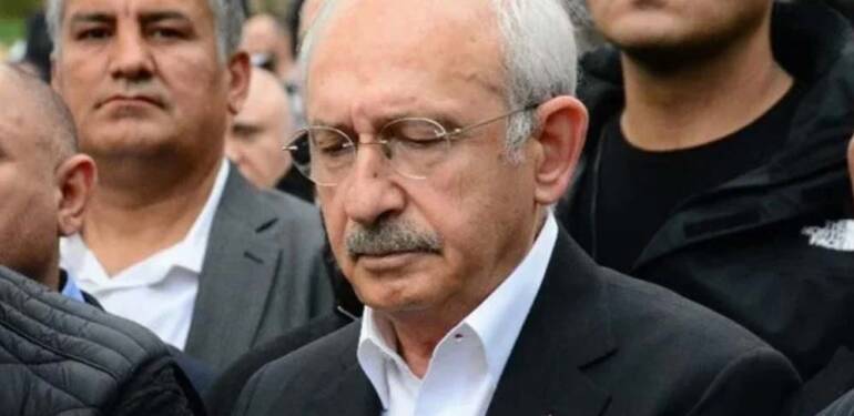 Kemal Kılıçdaroğlu'nun acı günü: Dayısı Ali Gündüz yaşamını yitirdi 6 Kılıçdaroğlu'nun-acı-günü--Dayısı-Ali-Gündüz-yaşamını-yitirdi