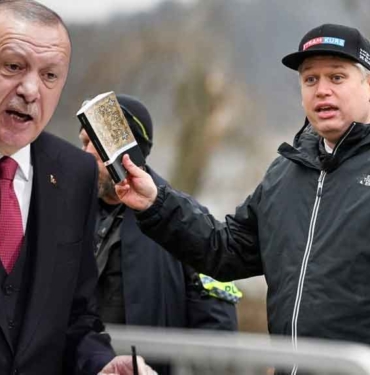 Kur'an-ı Kerim yakan provokatör Paludan, Erdoğan’a seslenip tehdit etti: Her Cuma Kuran yakacağım 4 Kur'an-ı-Kerim-yakan-provokatör-Paludan-Erdoğan’a-seslenip-tehdit-etti--Her-Cuma-Kuran-yakacağım
