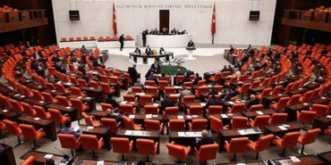 Milyonlar-nefesini-tuttu--EYT-için-bugün-gözler-Meclis'te