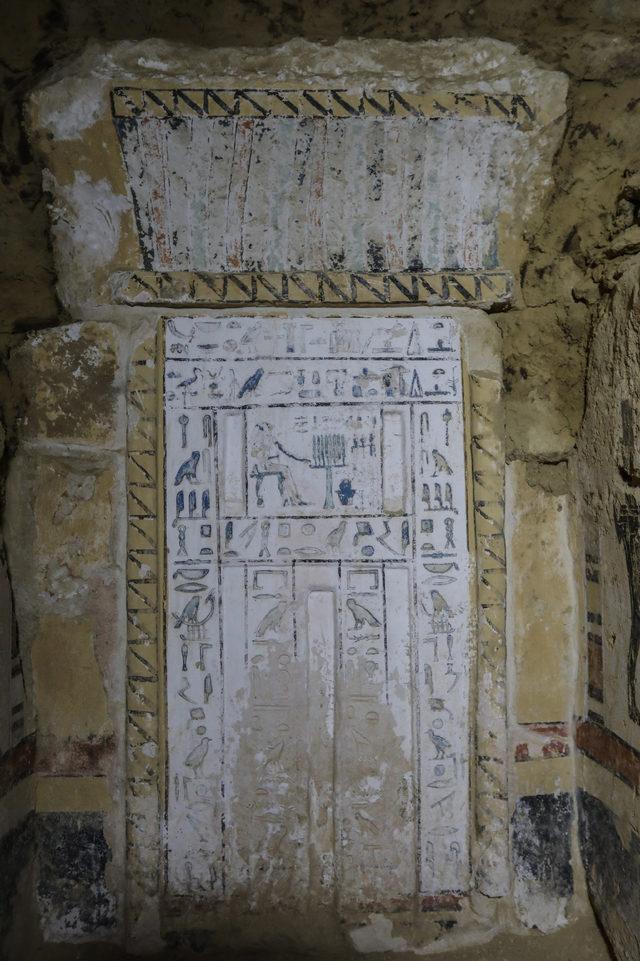 Mısır’da Firavun Hanedanlığı döneminden kalma 4 bin 300 yıllık mumya bulundu! "Tabut hiç açılmamış"