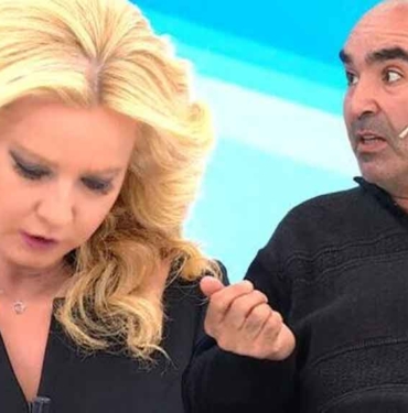 Müge Anlı, Sinan’ın cinsel içerikli mesajlarını okudu! "Gerçekten okumaya utanıyorum..." 5 Müge-Anlı,-Sinan’ın-cinsel-içerikli-mesajlarını-okudu!