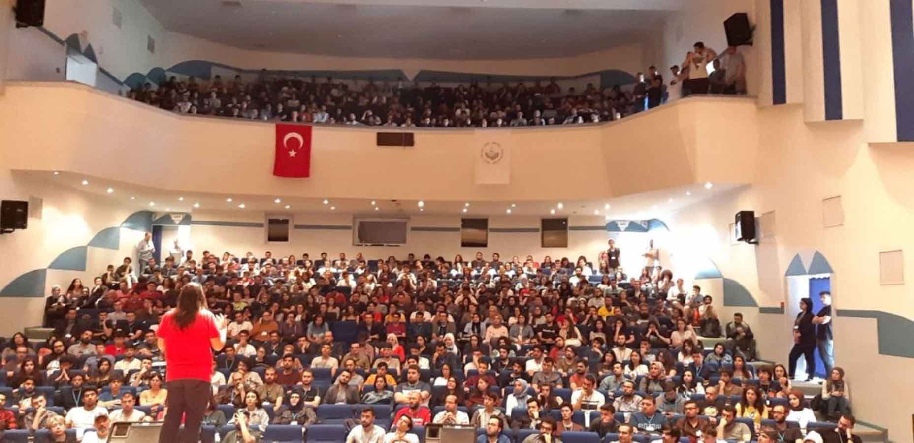 Mustafa Akgül Özgür Yazılım Kış Kampı 2023 başvuruları açıldı: Katılım ücretsiz