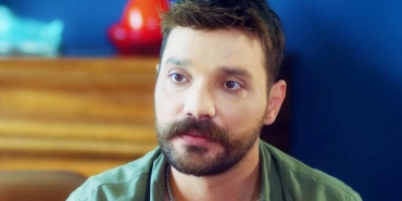 Oğuzhan Uğur isyan etti- Resmen slogan atasım var; beni zorla solcu yapacak