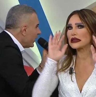 Seren Serengil Kürtçe şarkıyı duyunca sahneden uzaklaştı! Sosyal medyada tepki yağdı 7 Seren-Serengil-Kürtçe-şarkıyı-duyunca-sahneden-uzaklaştı!-Sosyal-medyada-tepki-yağdı