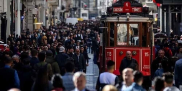 TÜİK-en-kalabalık-ilçeleri-açıkladı--İstanbul'un-bir-ilçesinin-nüfusu-57-şehri-geride-bıraktı-