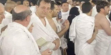 Umre'ye-giden-Ekrem-İmamoğlu'nun-ihram-içindeki-fotoğrafı-gündem-oldu