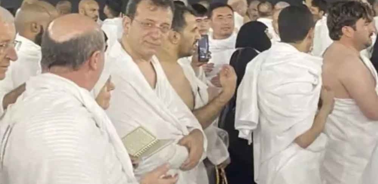 Umre'ye giden Ekrem İmamoğlu'nun ihram içindeki fotoğrafı gündem oldu 6 Umre'ye-giden-Ekrem-İmamoğlu'nun-ihram-içindeki-fotoğrafı-gündem-oldu