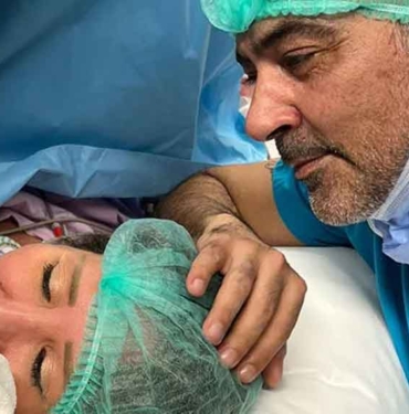 Ünlü şarkıcı Ozan Orhon 50 yaşında ikinci kez baba oldu! 5 Ünlü-şarkıcı-Ozan-Orhon-50-yaşında-ikinci-kez-baba-oldu!