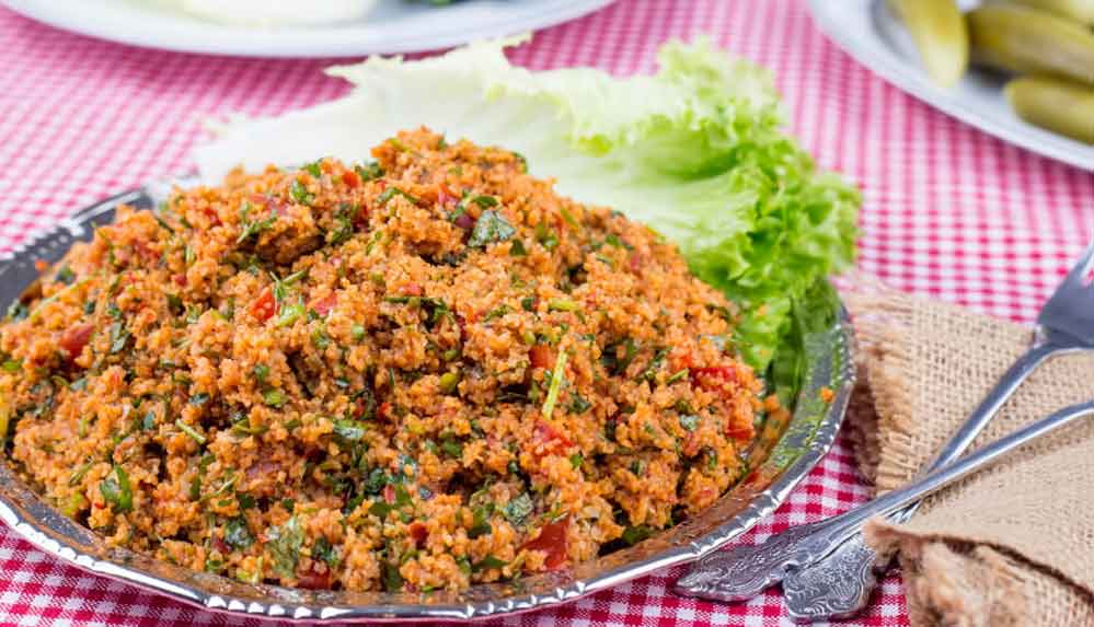 Yedikçe-yedirten-herkesin-çok-beğendiği-kısır-tarifi!-Tam-kıvamını-alması-için-bu-noktayı-atlamayın…