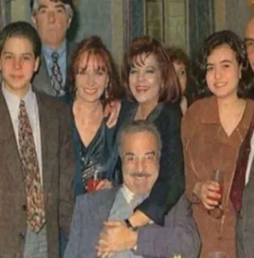 Yoğun bakıma kaldırılmıştı: 'Bizimkiler' ve 'Perihan Abla' dizilerinin usta yönetmeni Yalçın Yelence hayatını kaybetti 2 Yoğun-bakıma-kaldırılmıştı--'Bizimkiler'-ve-'Perihan-Abla'-dizilerinin-usta-yönetmeni-Yalçın-Yelence-hayatını-kaybetti