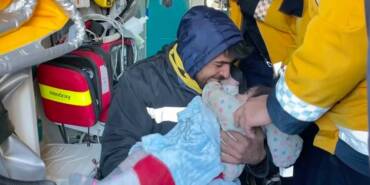 1,5-yaşındaki-Masal-depremden-55-saat-sonra-enkazdan-çıkarıldı